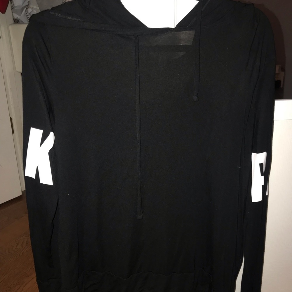 Women’s hooded long sleeve shirt